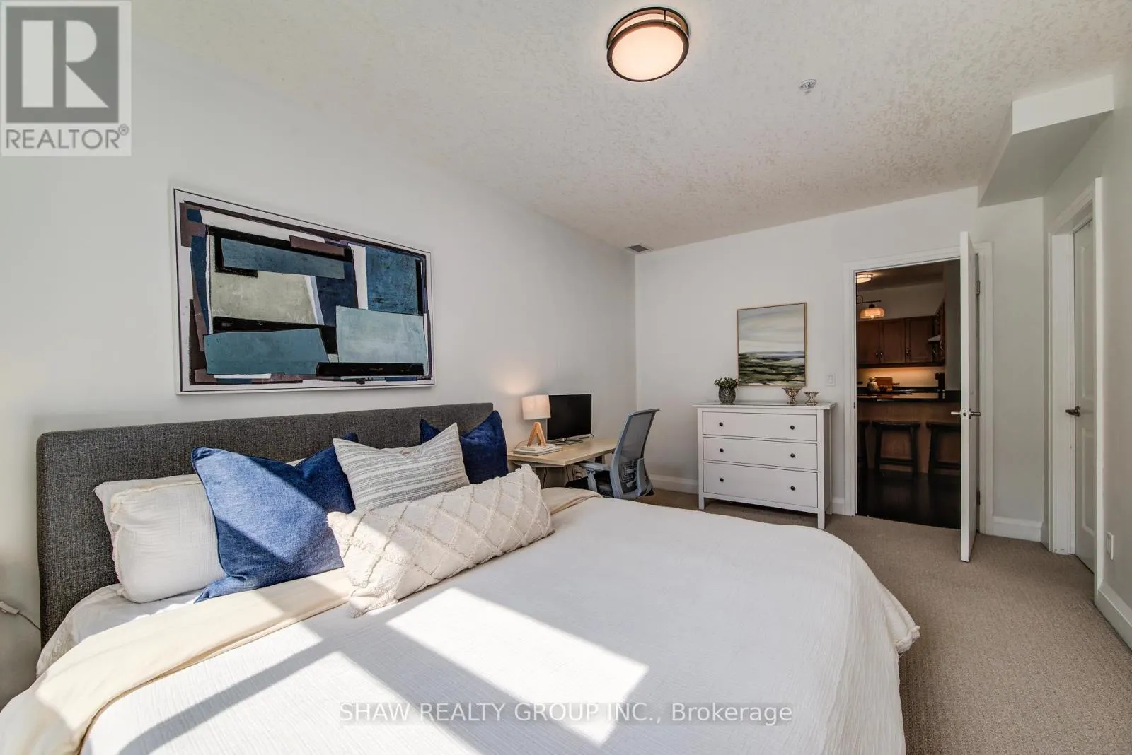 110 - 165 DUKE STREET E