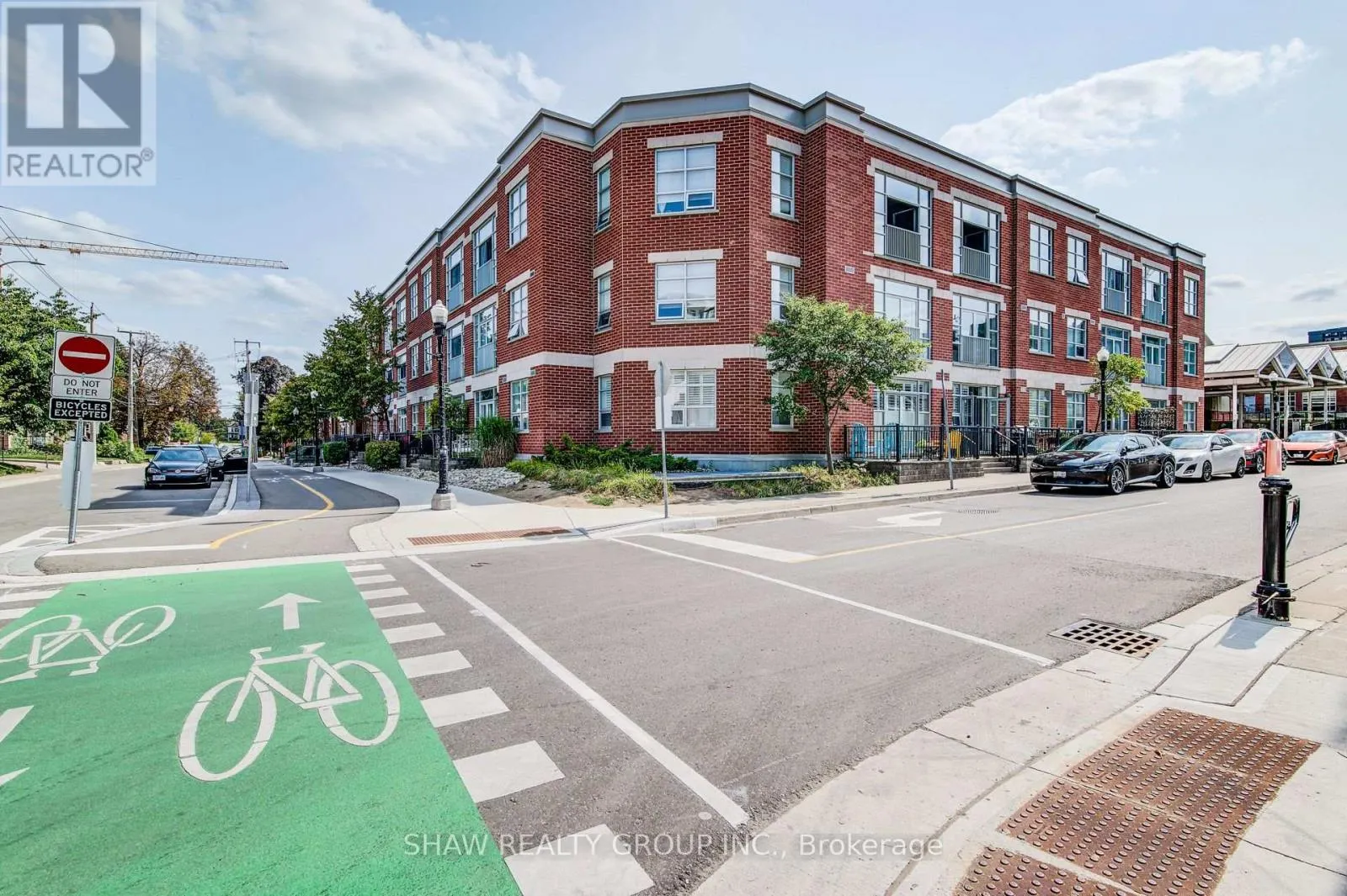 110 - 165 DUKE STREET E