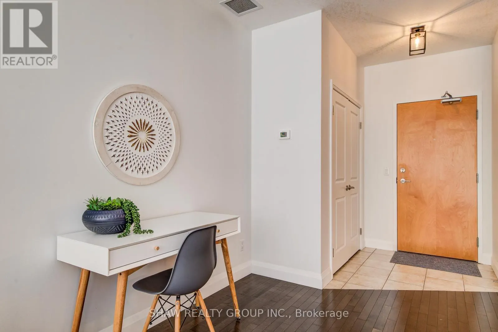 110 - 165 DUKE STREET E