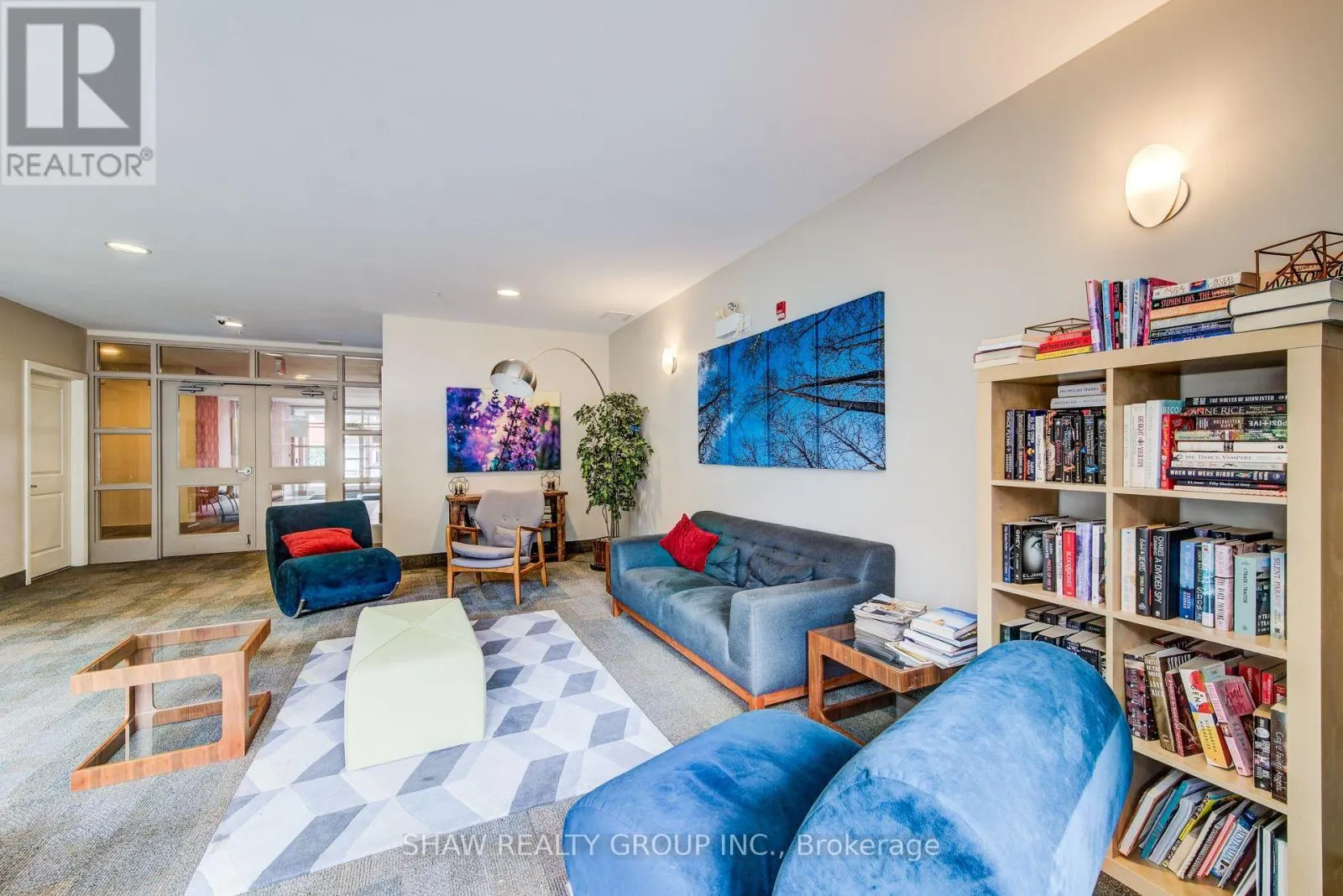 110 - 165 DUKE STREET E