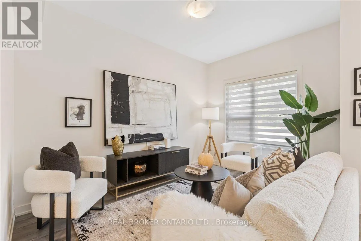 3 - 110 FERGUS AVENUE