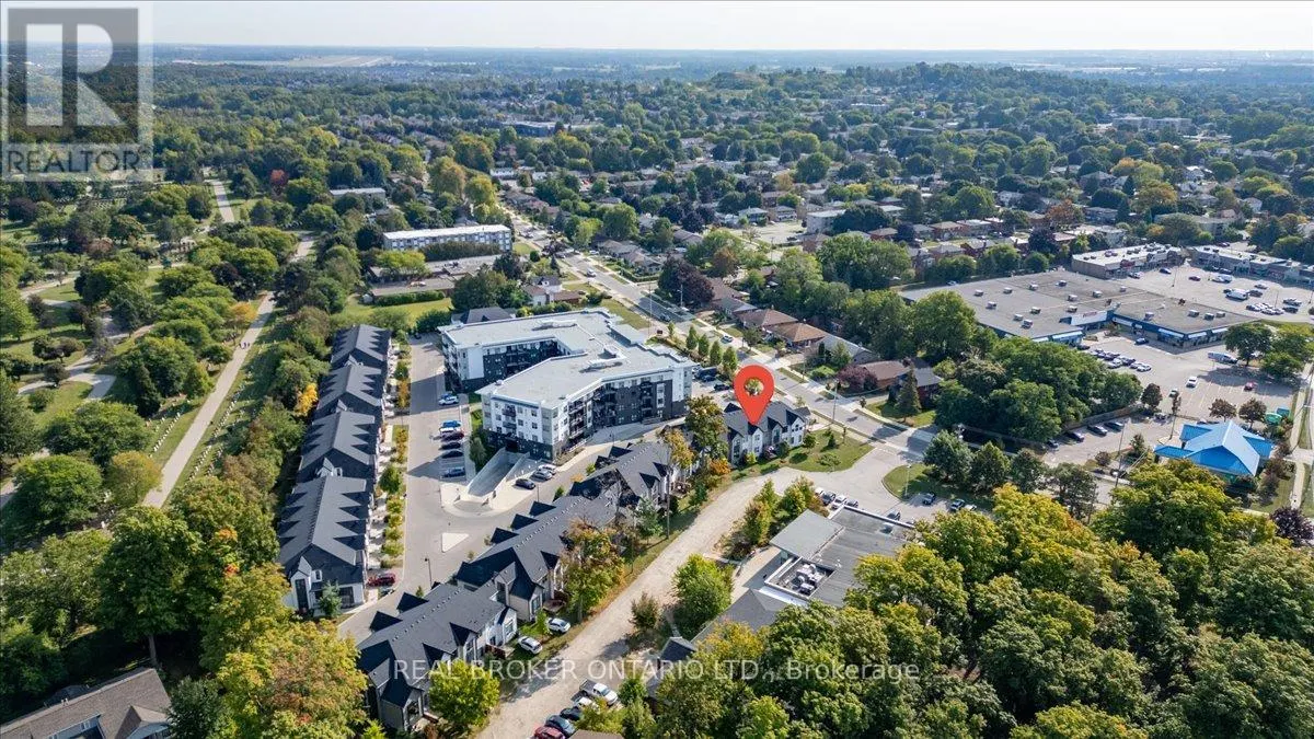 3 - 110 FERGUS AVENUE