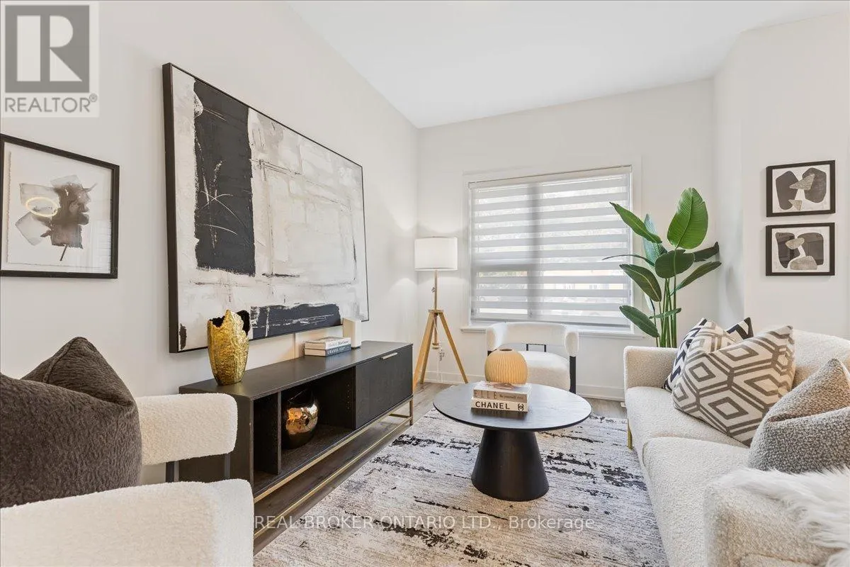 3 - 110 FERGUS AVENUE