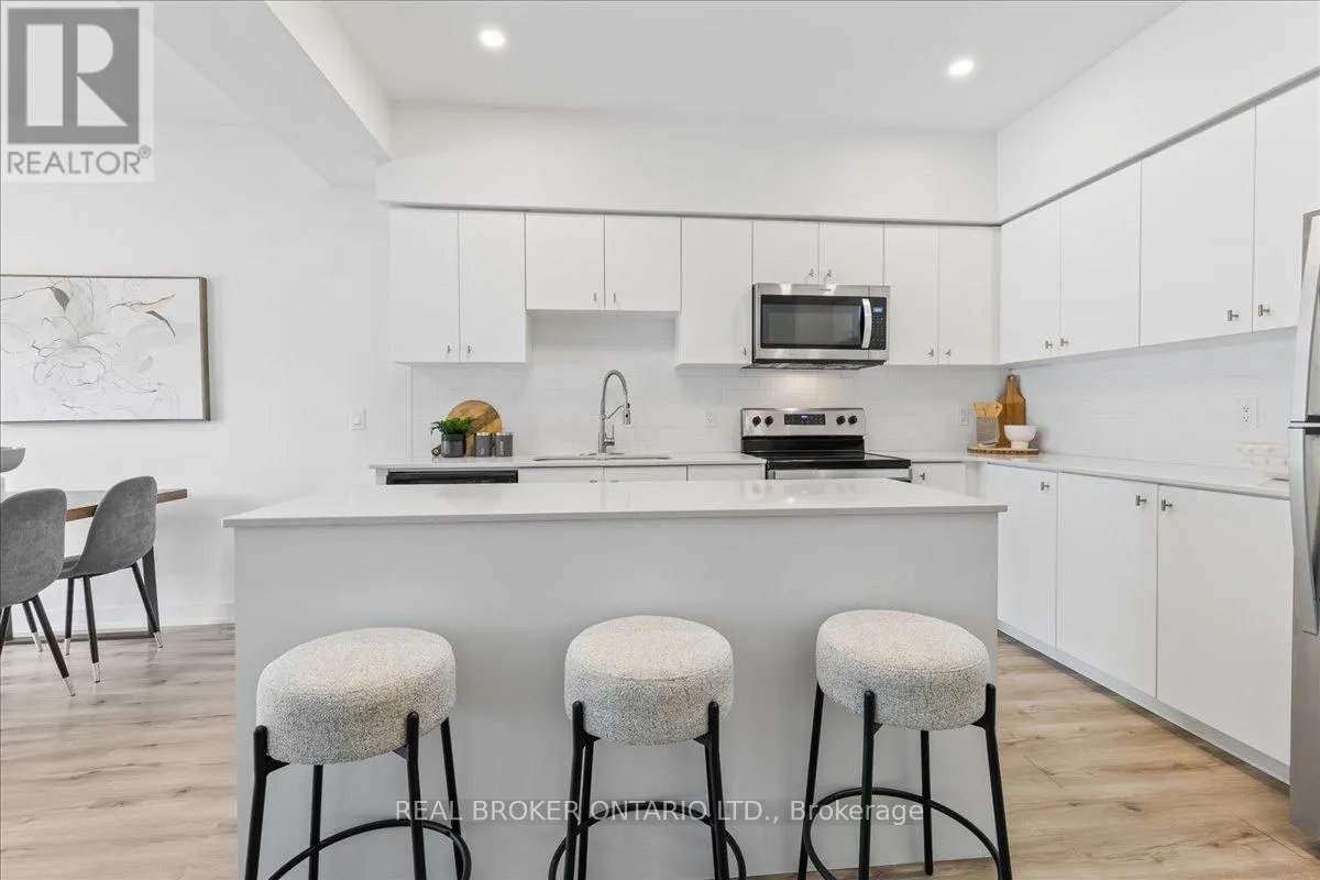 3 - 110 FERGUS AVENUE