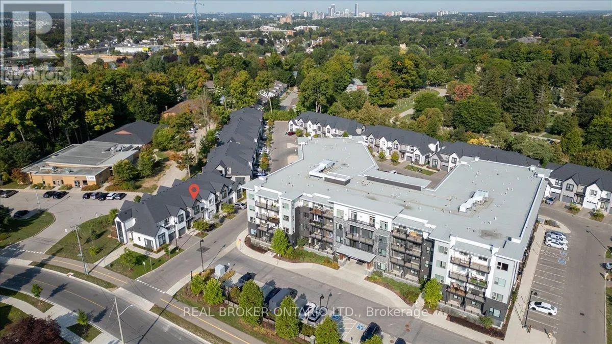 3 - 110 FERGUS AVENUE