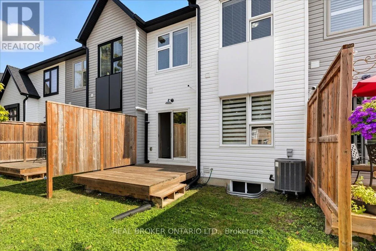 3 - 110 FERGUS AVENUE