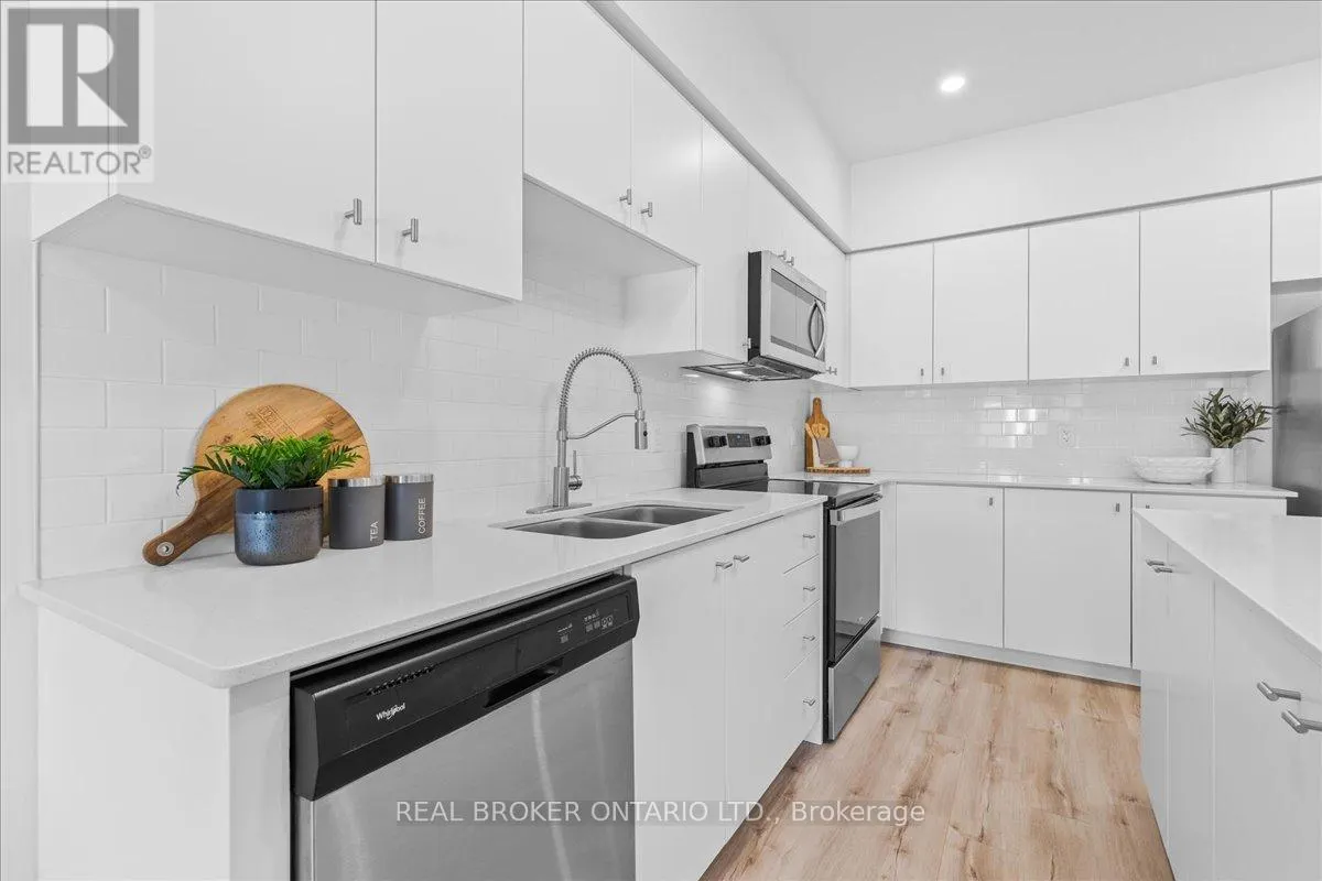 3 - 110 FERGUS AVENUE