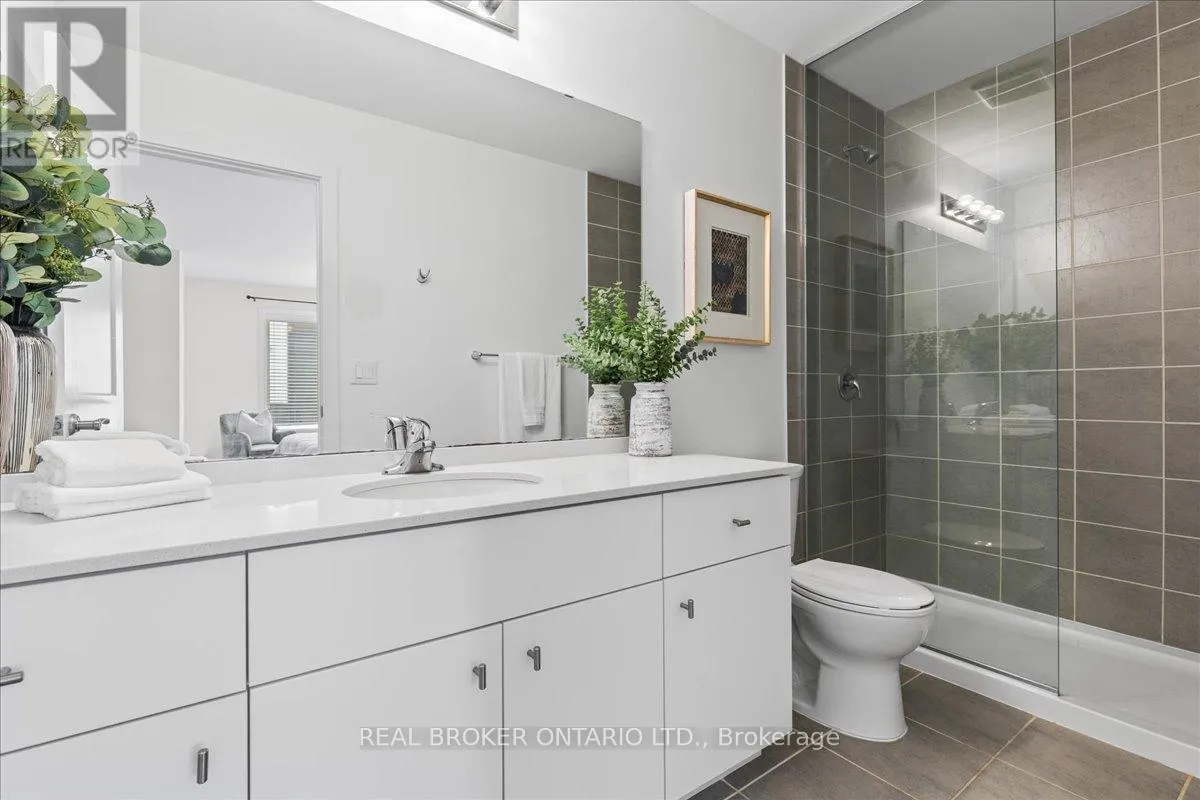 3 - 110 FERGUS AVENUE