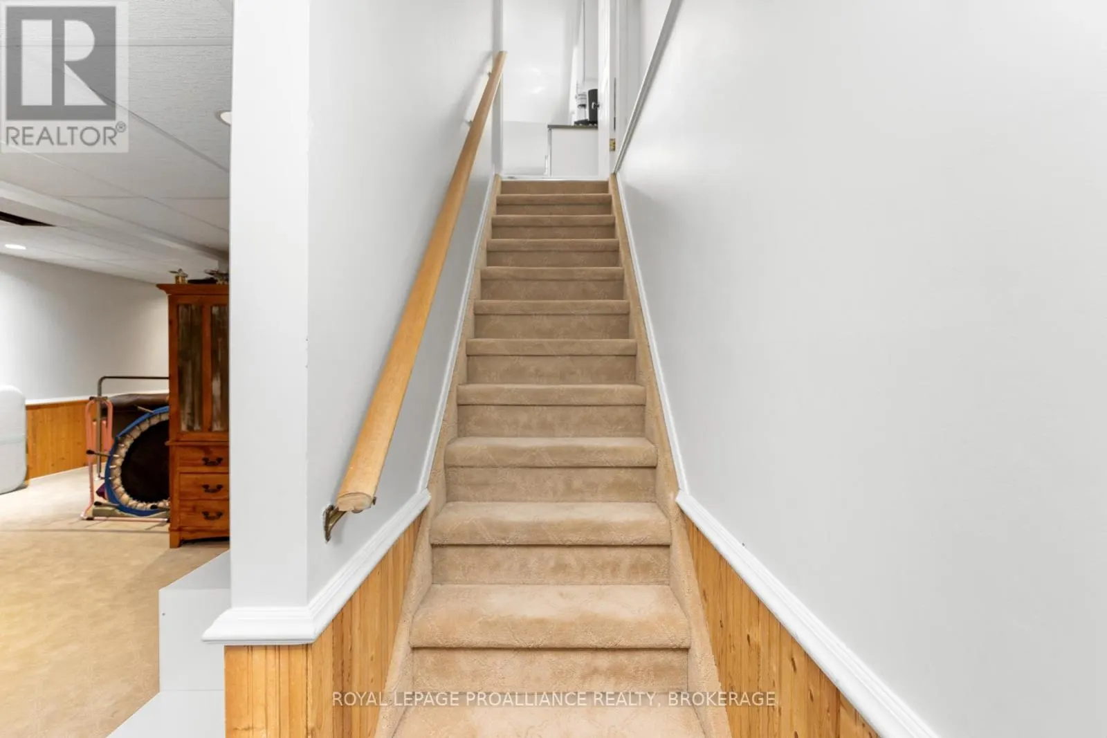 878 WALKER COURT