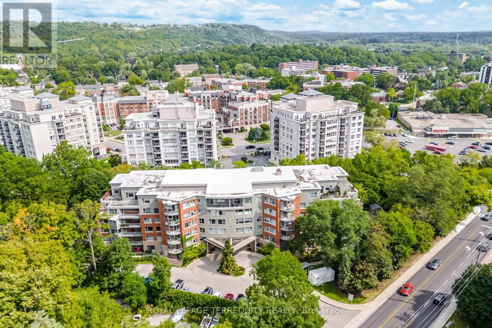 204 - 77 GOVERNORS ROAD