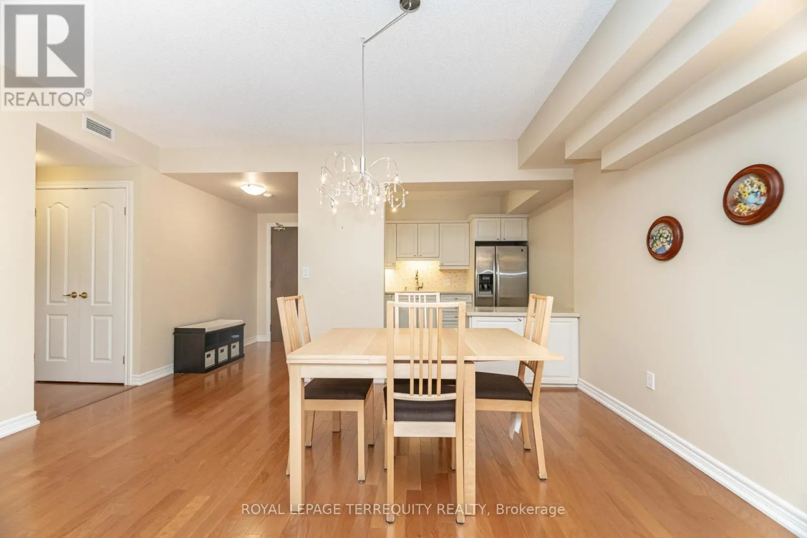 204 - 77 GOVERNORS ROAD