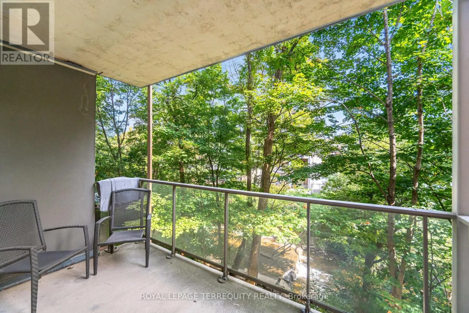 204 - 77 GOVERNORS ROAD