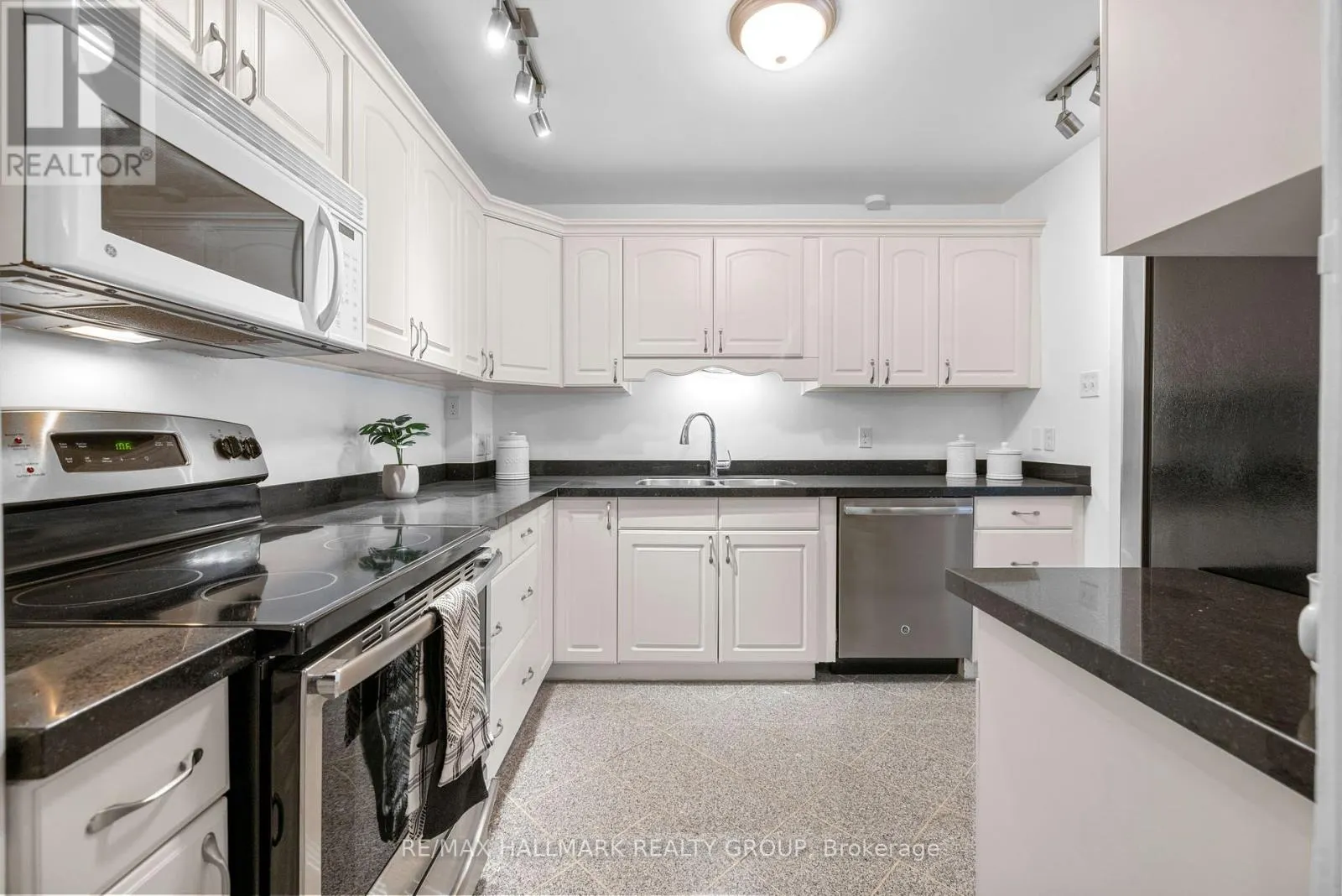 105 - 960 TERON ROAD