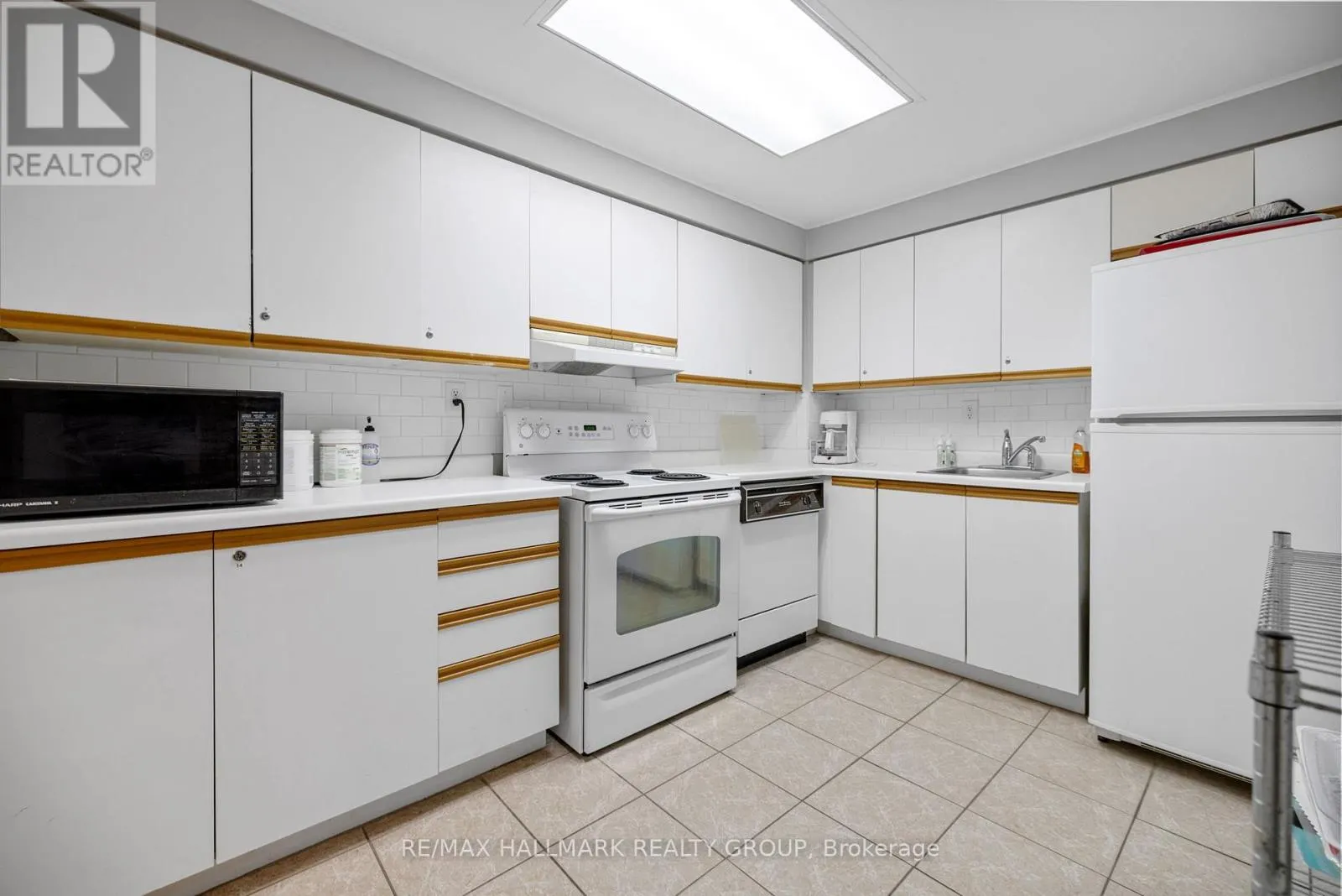 105 - 960 TERON ROAD