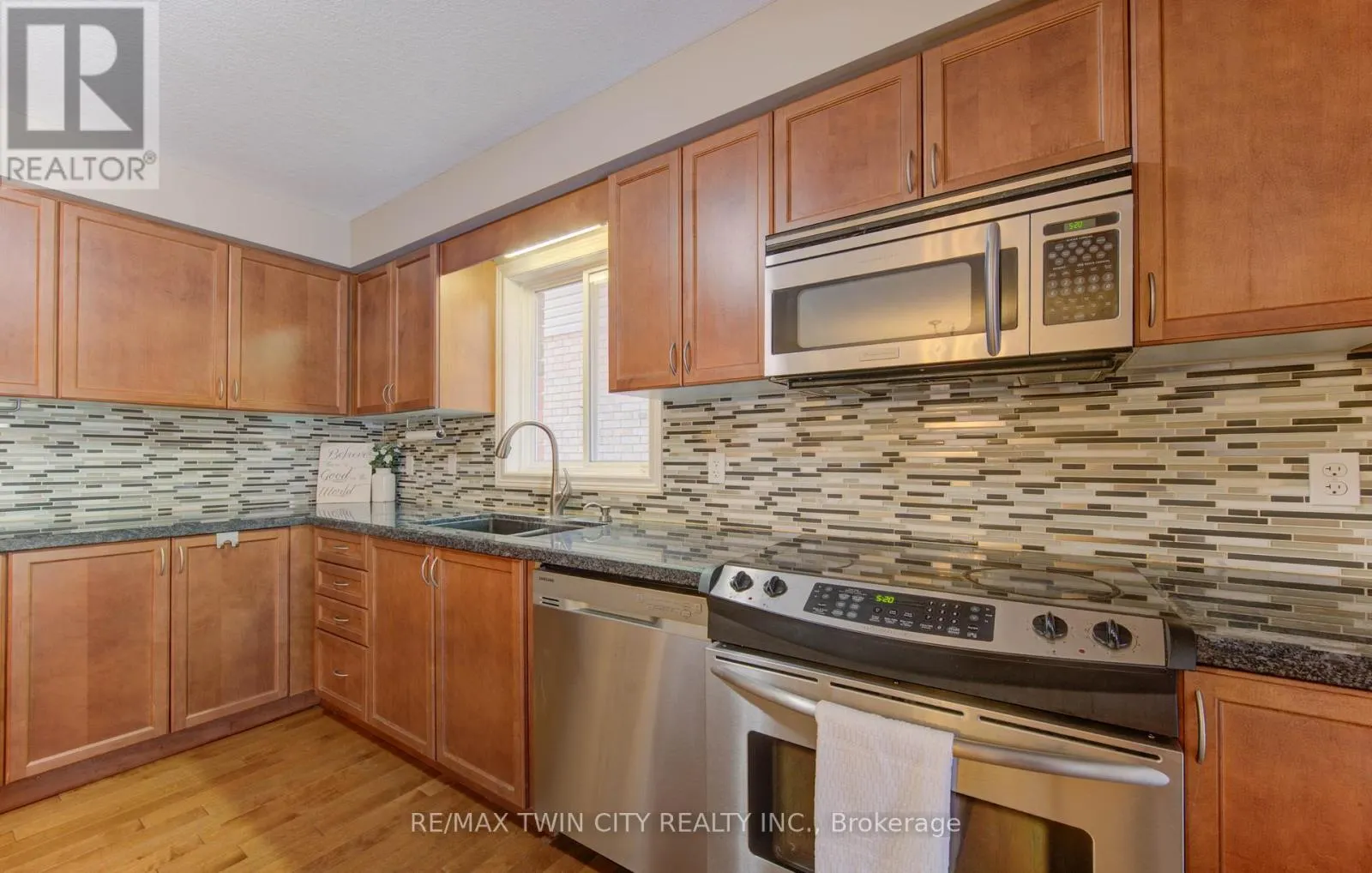 27 OLIVEWOOD WAY