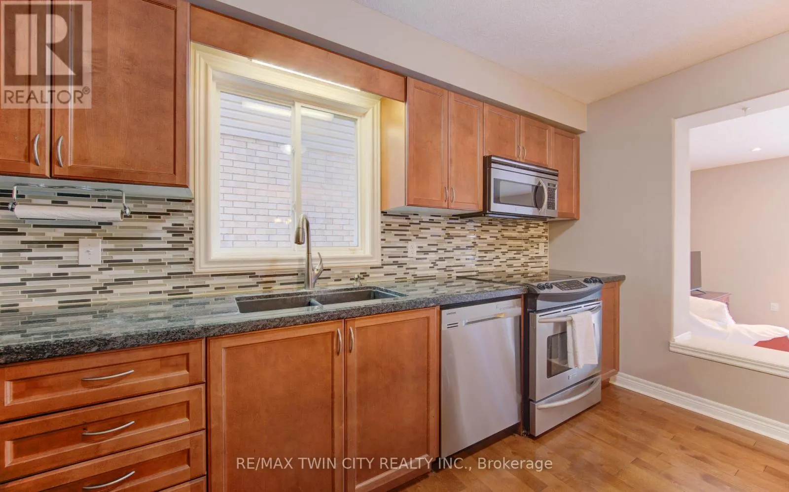 27 OLIVEWOOD WAY