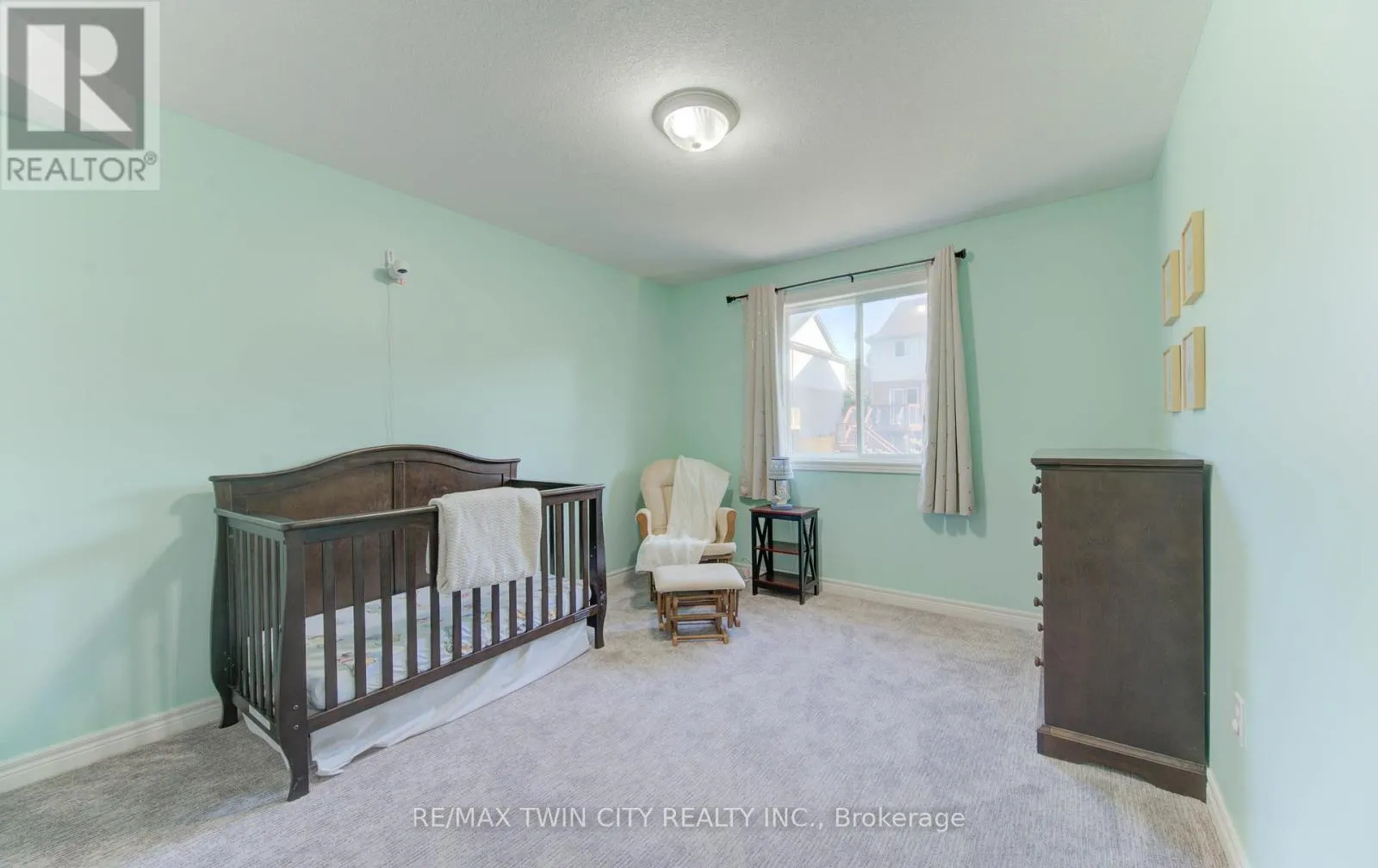 27 OLIVEWOOD WAY