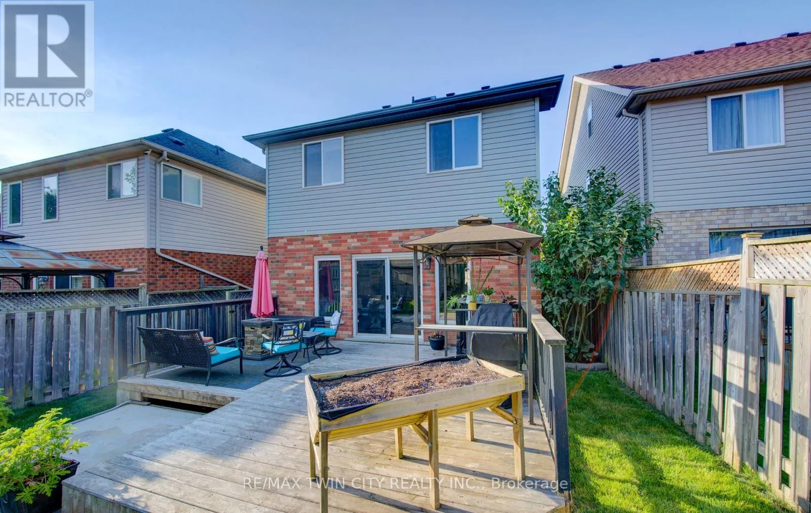 27 OLIVEWOOD WAY