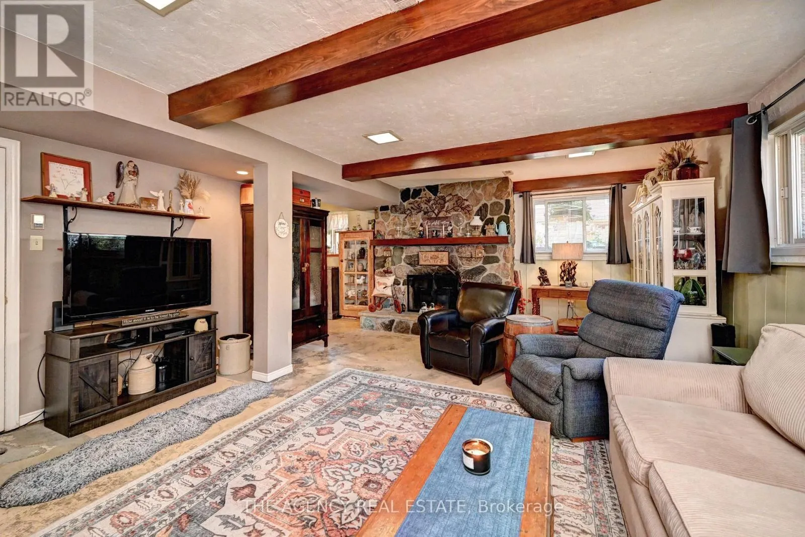 396 DUNVEGAN DRIVE