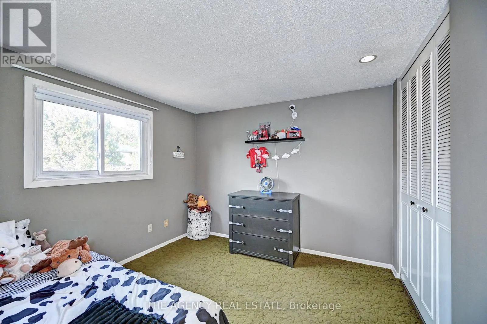 396 DUNVEGAN DRIVE