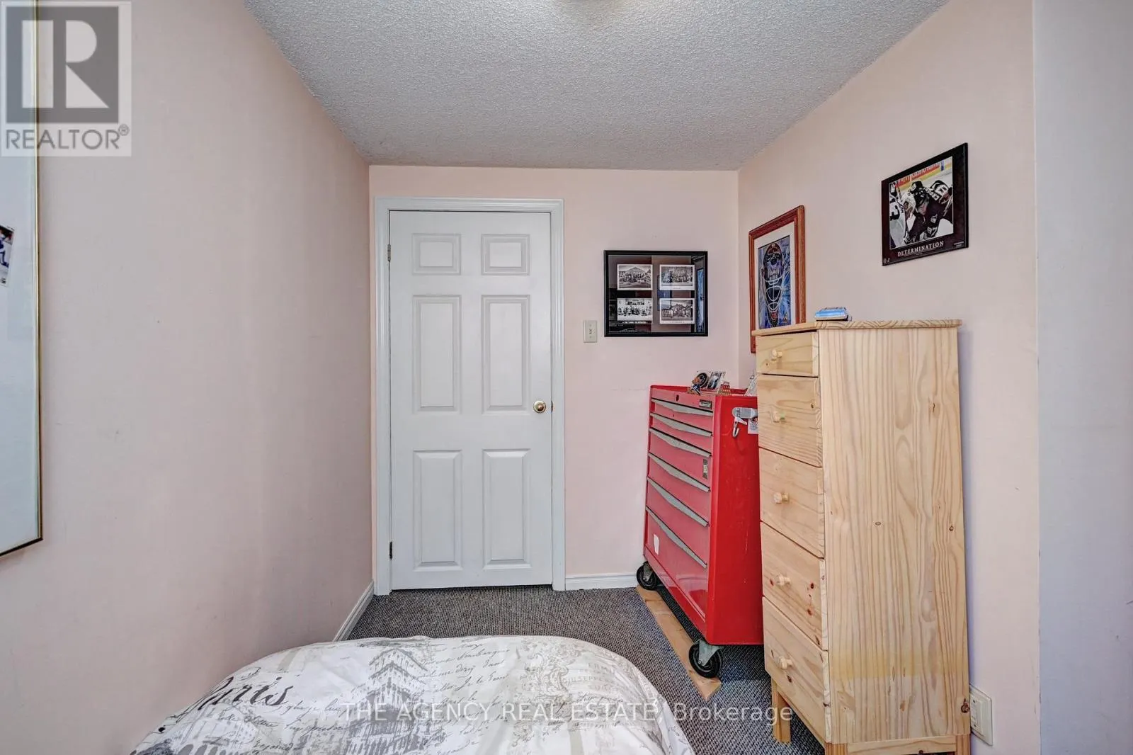 396 DUNVEGAN DRIVE