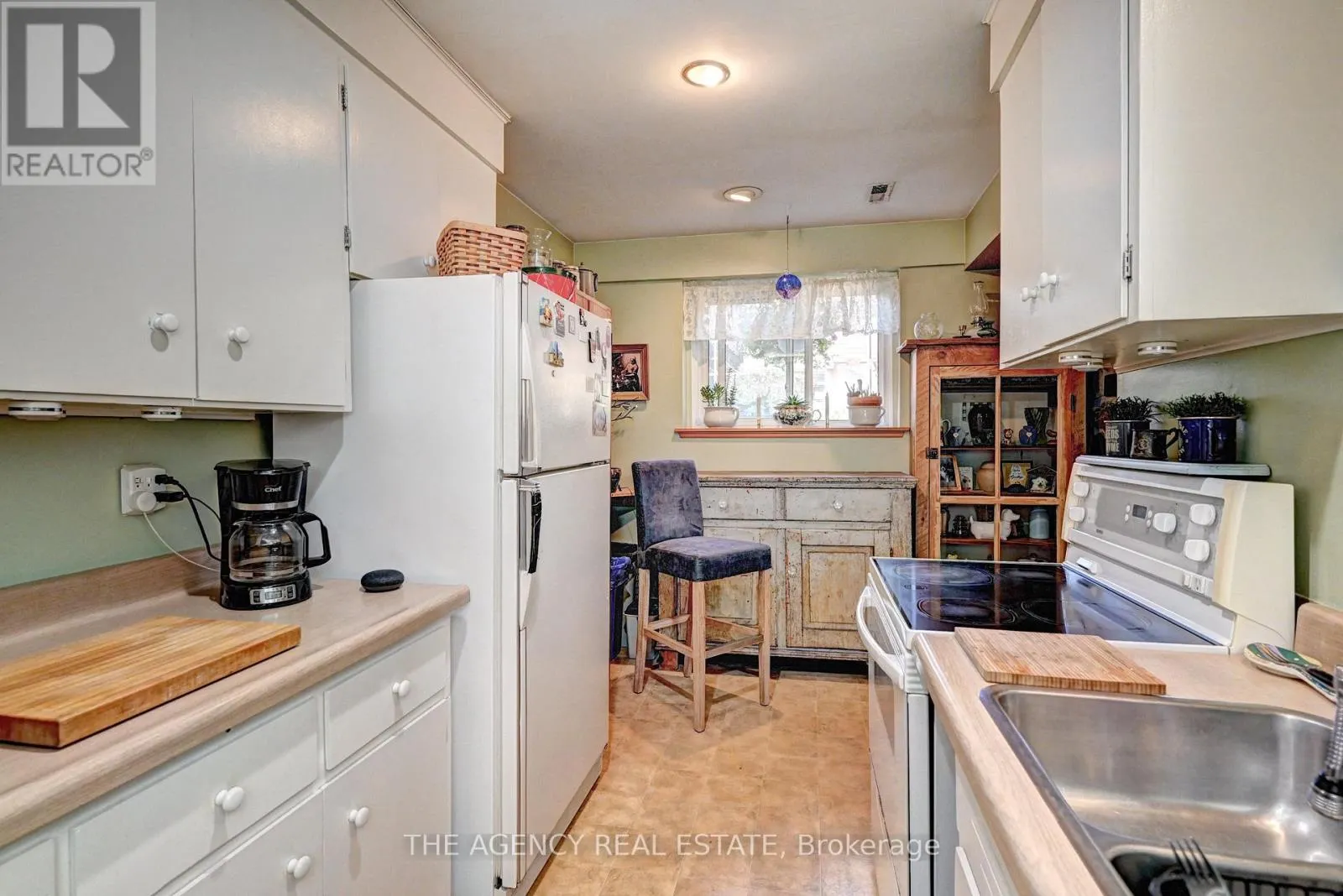 396 DUNVEGAN DRIVE