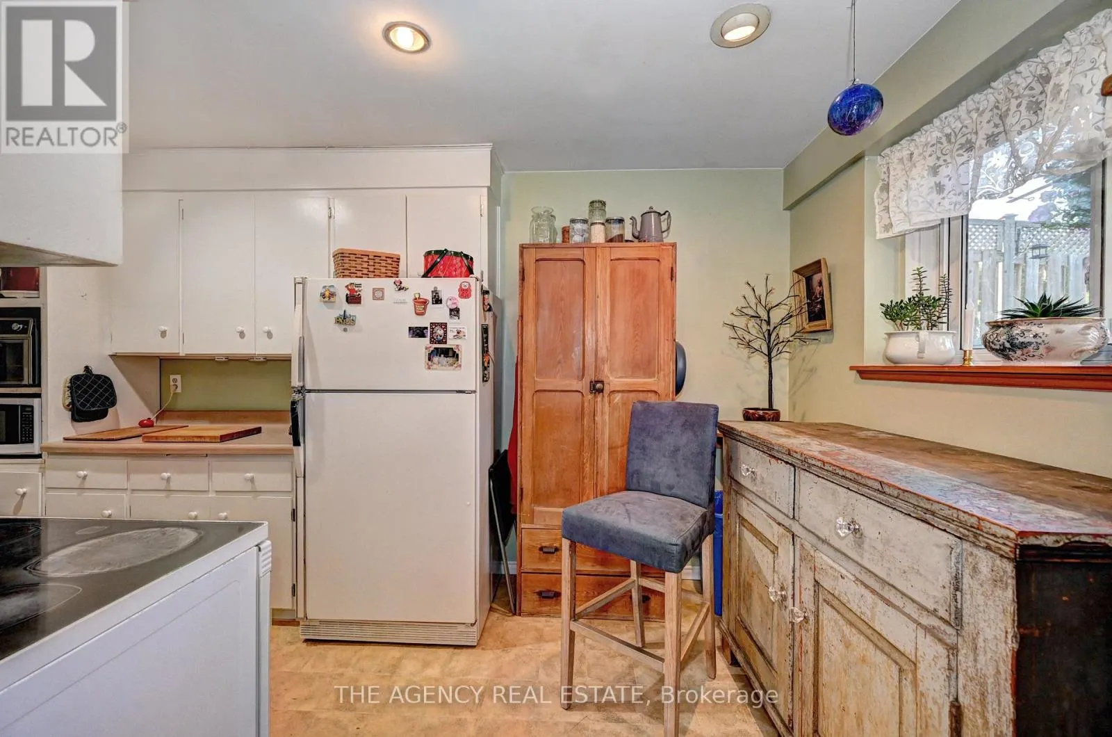 396 DUNVEGAN DRIVE