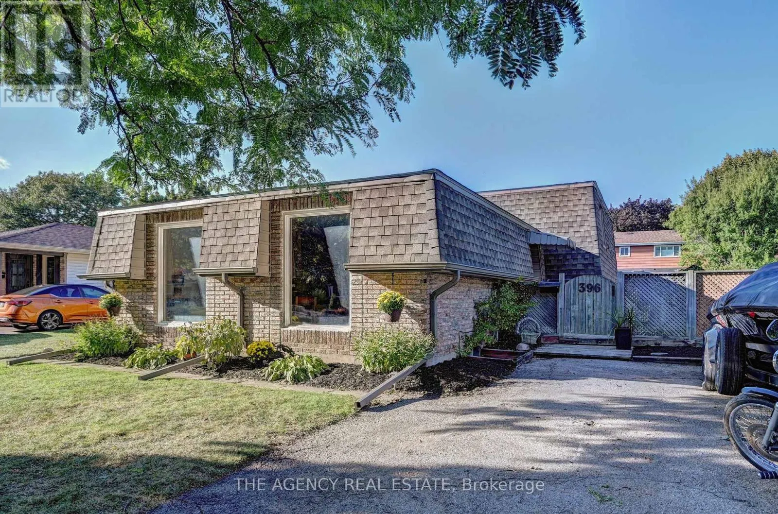 396 DUNVEGAN DRIVE