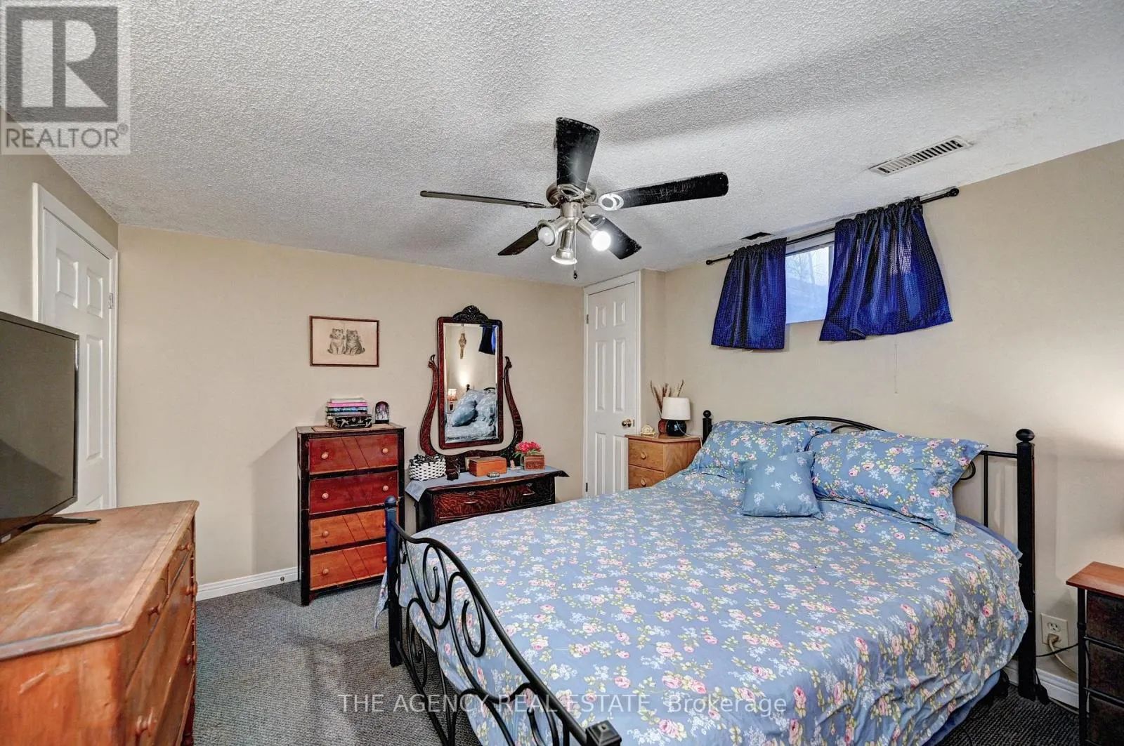 396 DUNVEGAN DRIVE