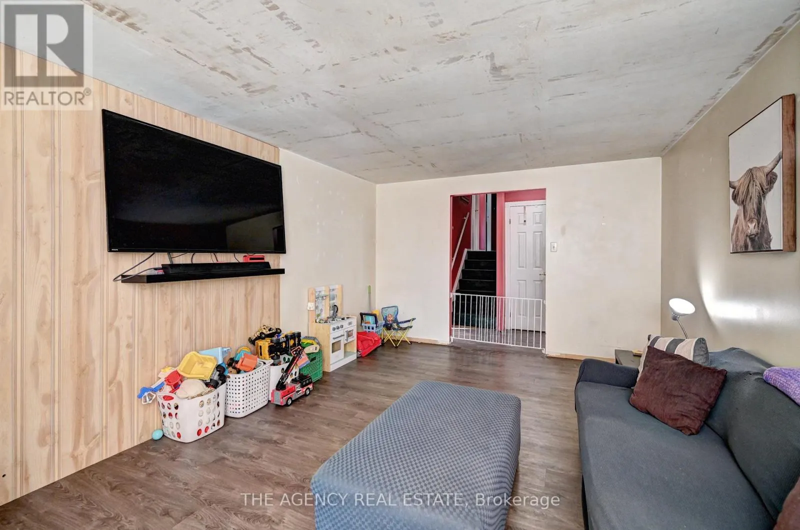 396 DUNVEGAN DRIVE