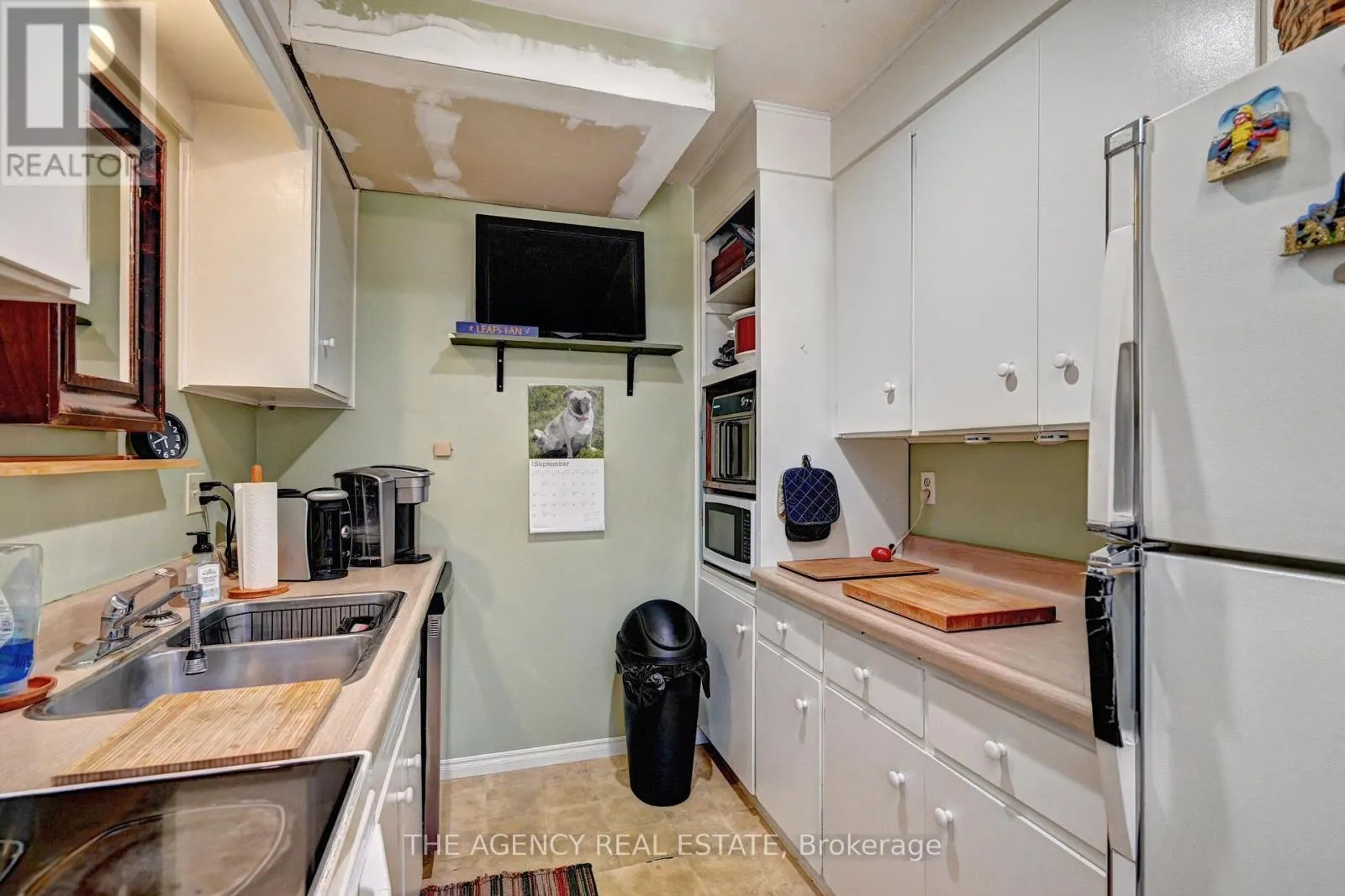396 DUNVEGAN DRIVE