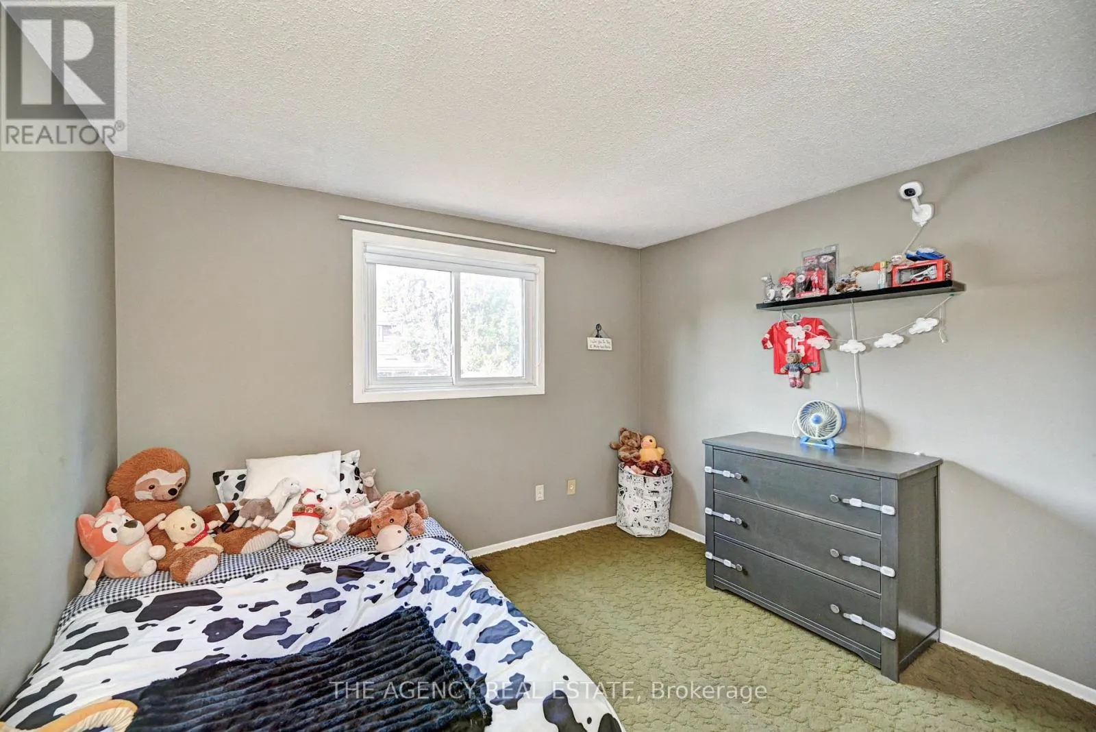 396 DUNVEGAN DRIVE