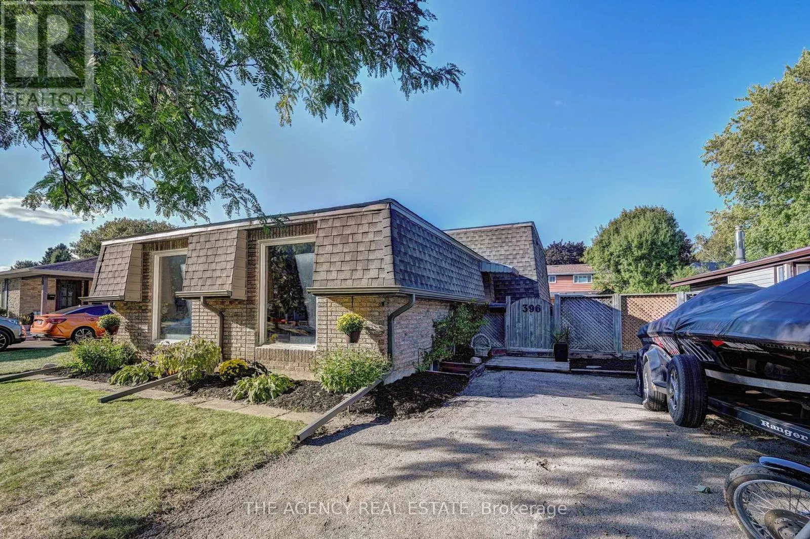 396 DUNVEGAN DRIVE