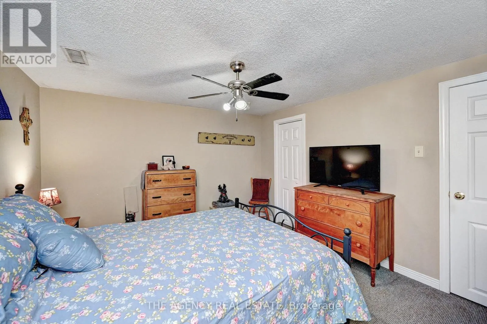 396 DUNVEGAN DRIVE