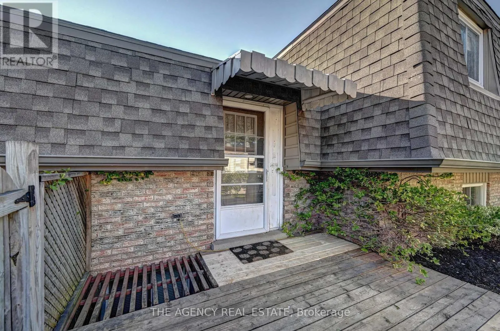396 DUNVEGAN DRIVE