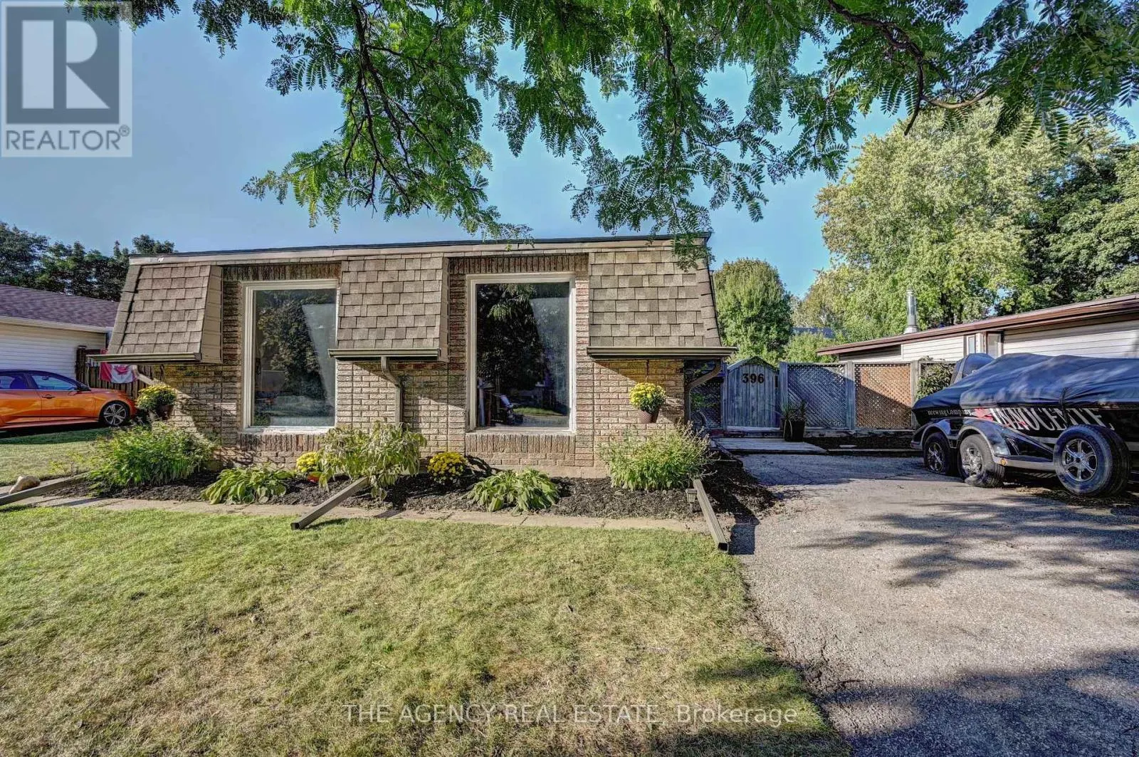 396 DUNVEGAN DRIVE