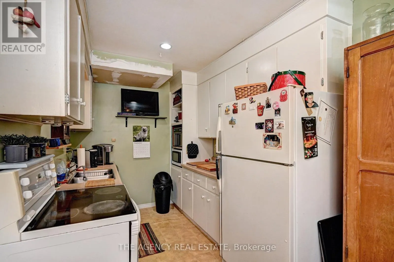 396 DUNVEGAN DRIVE