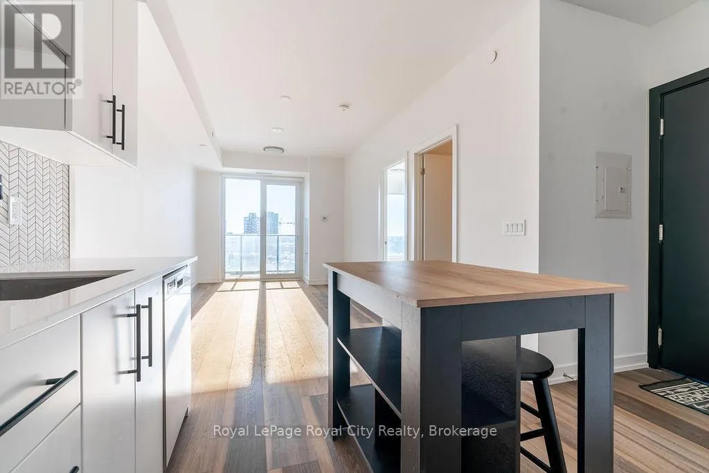 1001 - 5 WELLINGTON STREET S, #1001