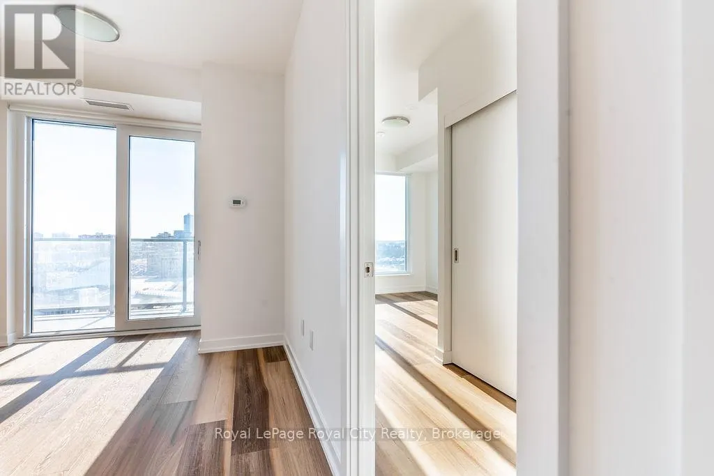 1001 - 5 WELLINGTON STREET S, #1001