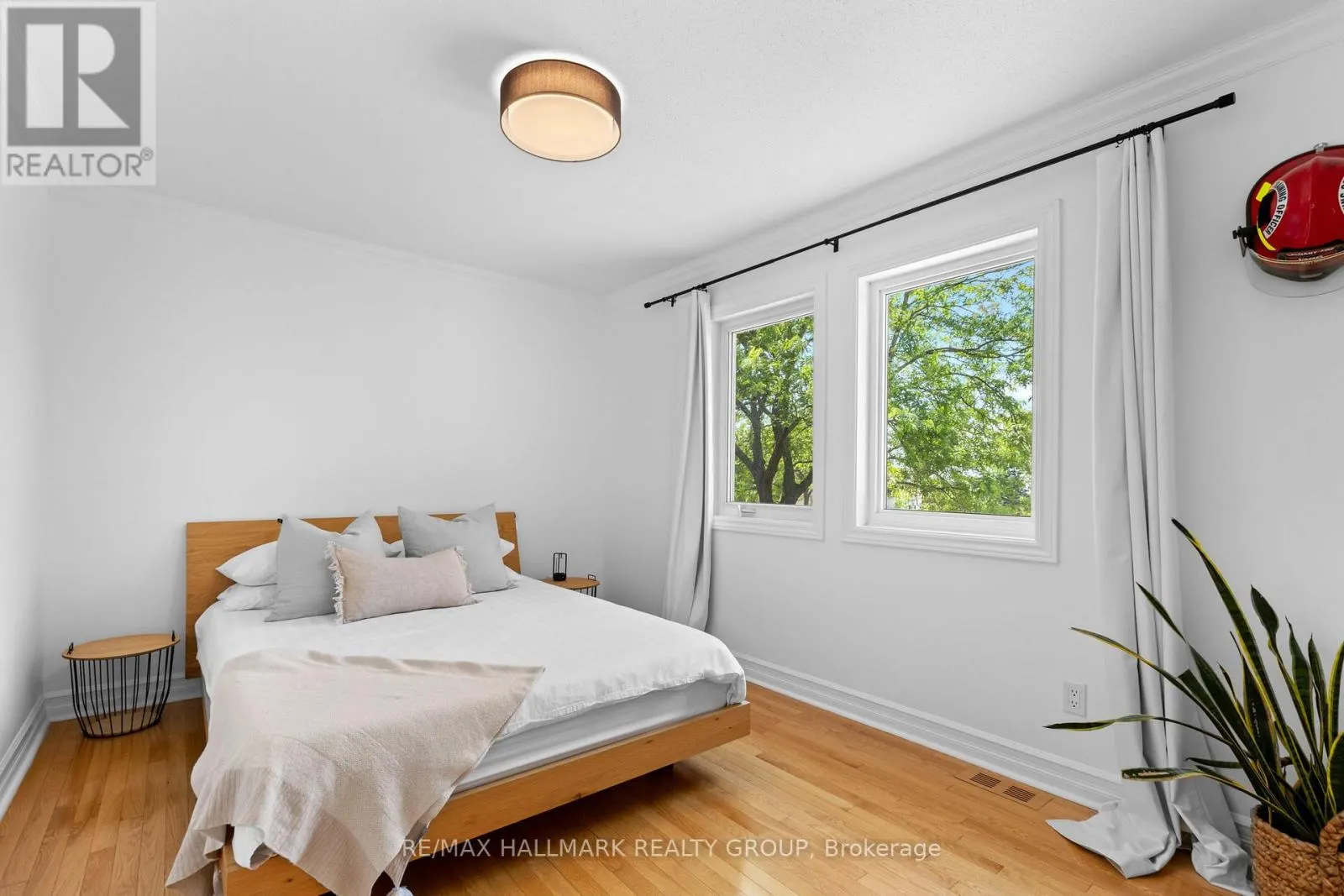 804 ADENCLIFFE DRIVE