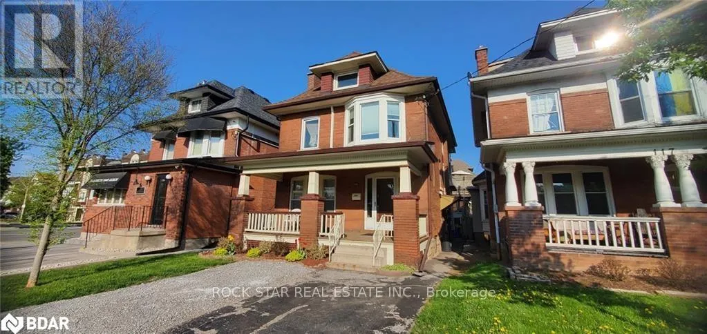 UPPER - 115 BALSAM AVENUE S