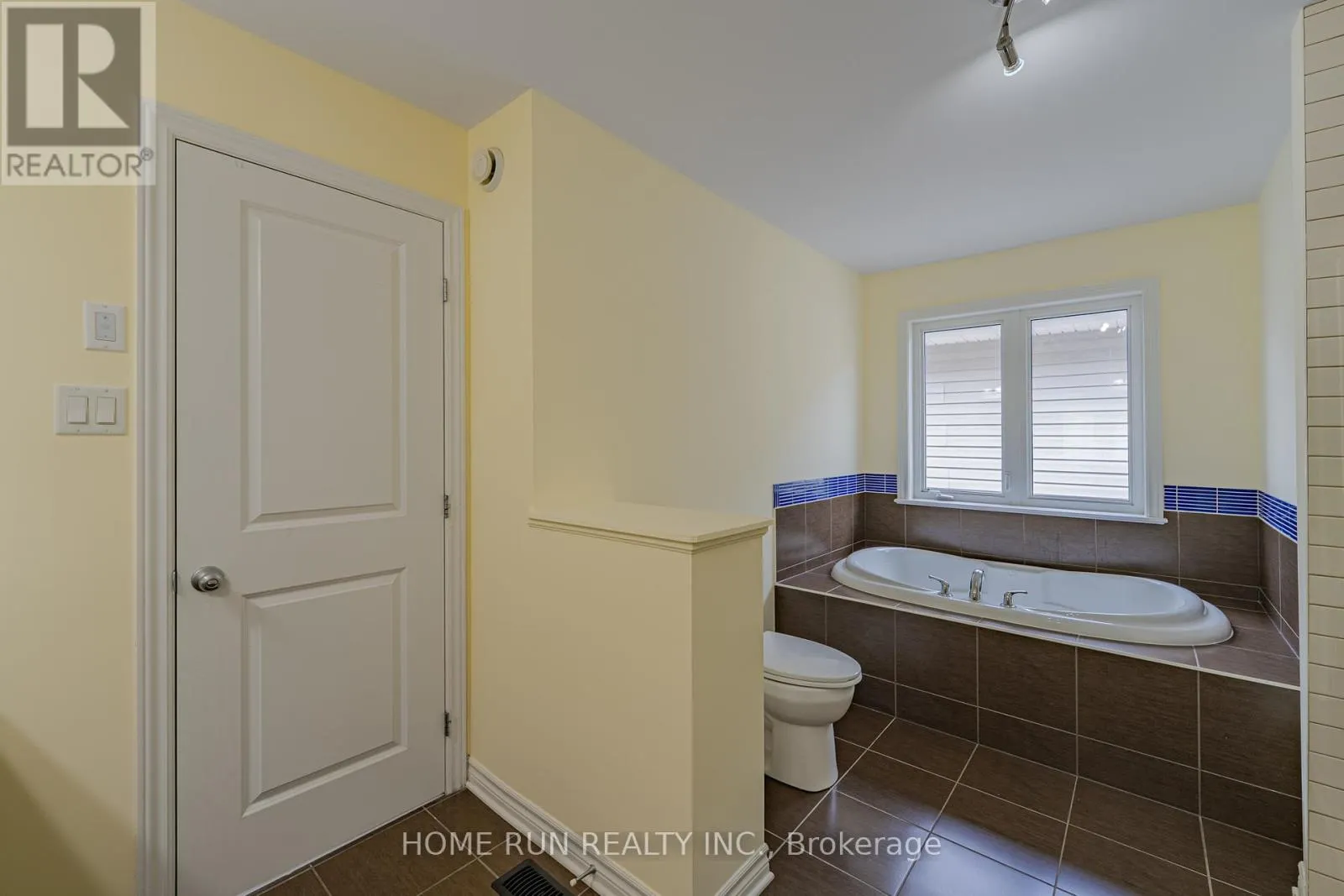 393 GRAMMOND CIRCLE