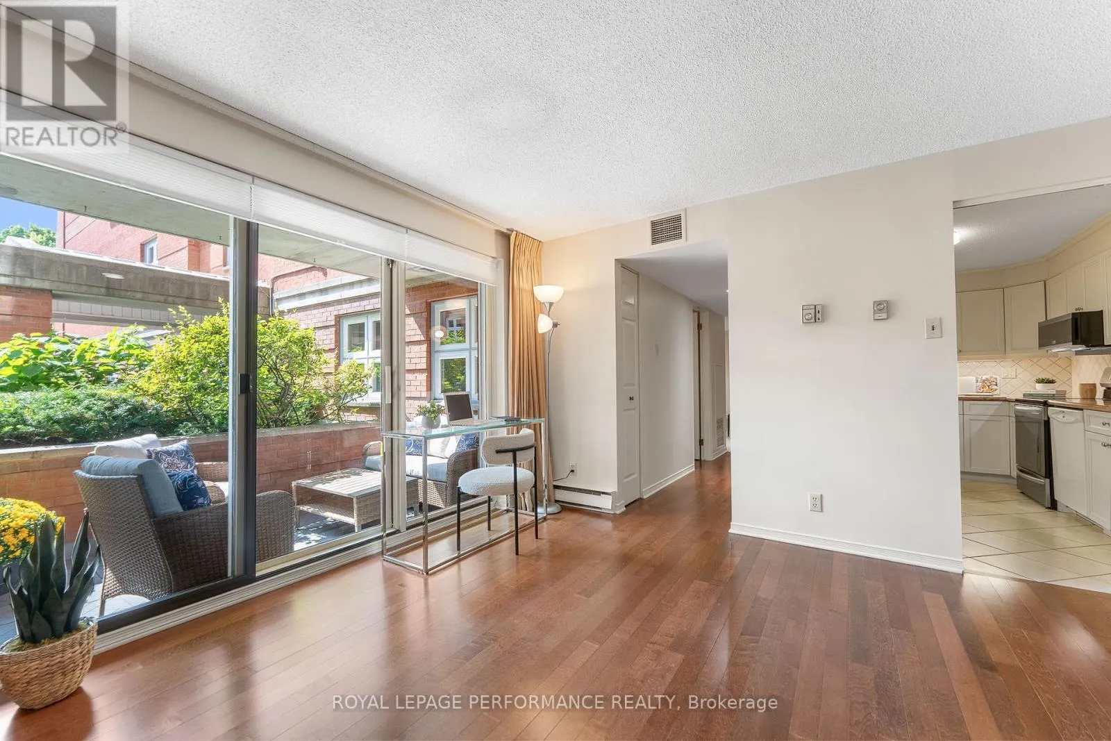 104 - 310 CRICHTON STREET