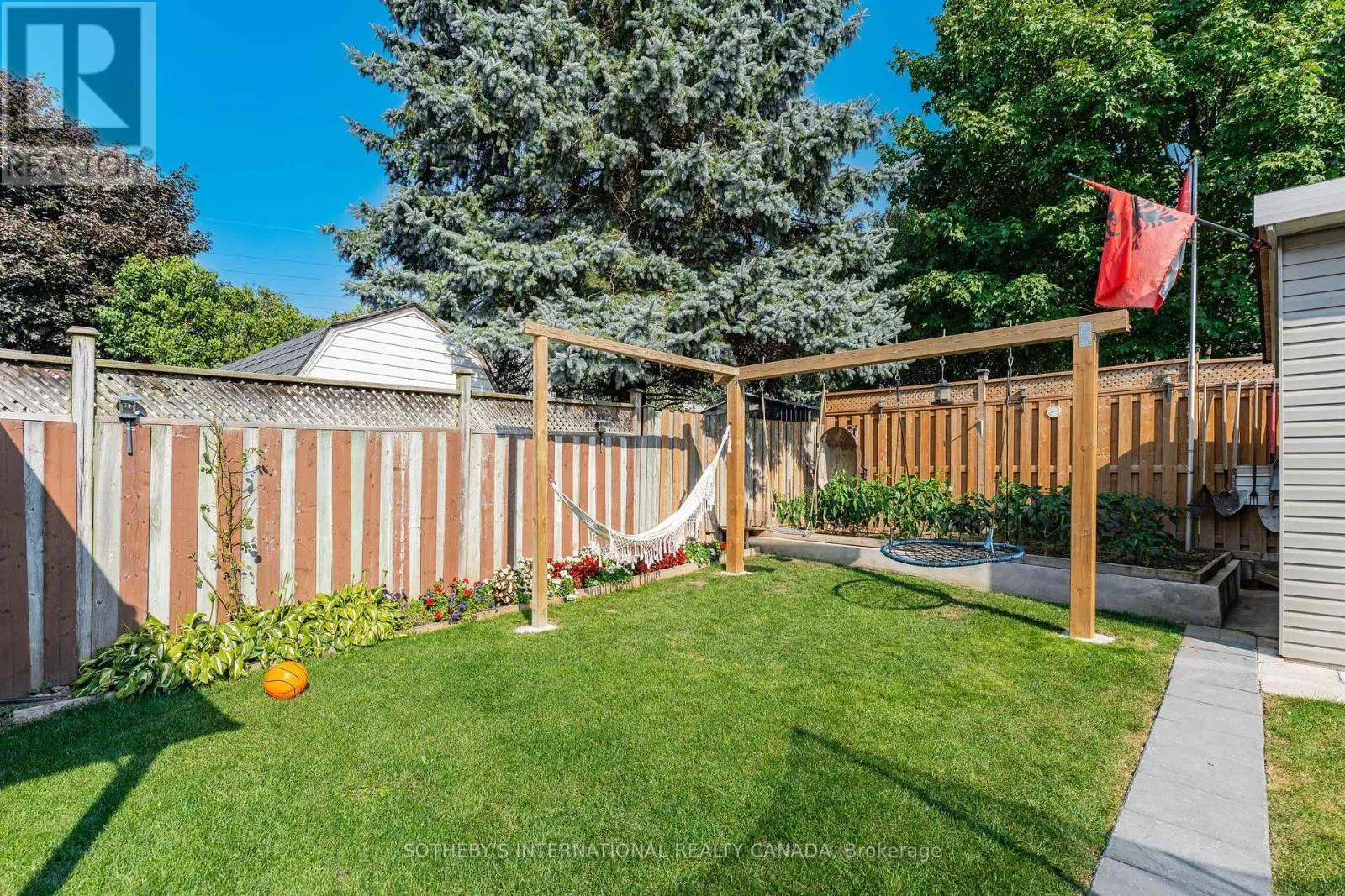 64 GLENBROOK CRESCENT