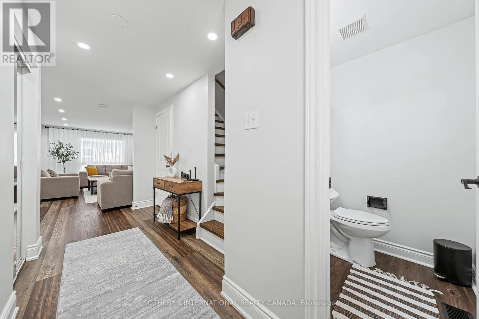 64 GLENBROOK CRESCENT