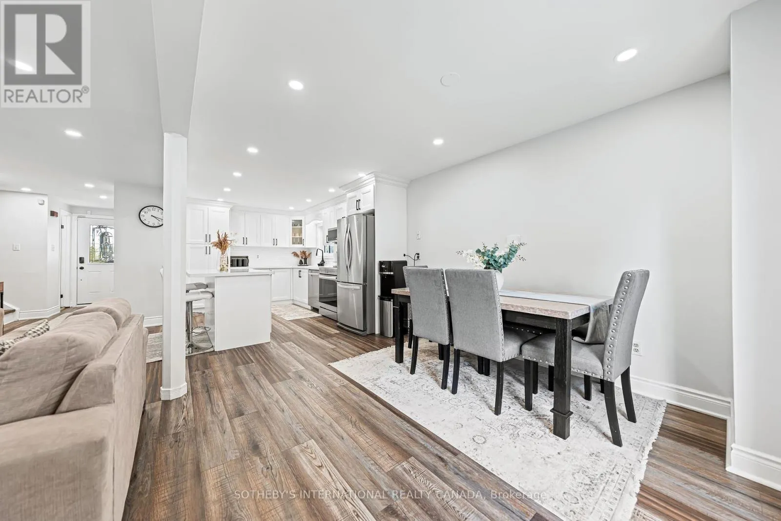 64 GLENBROOK CRESCENT
