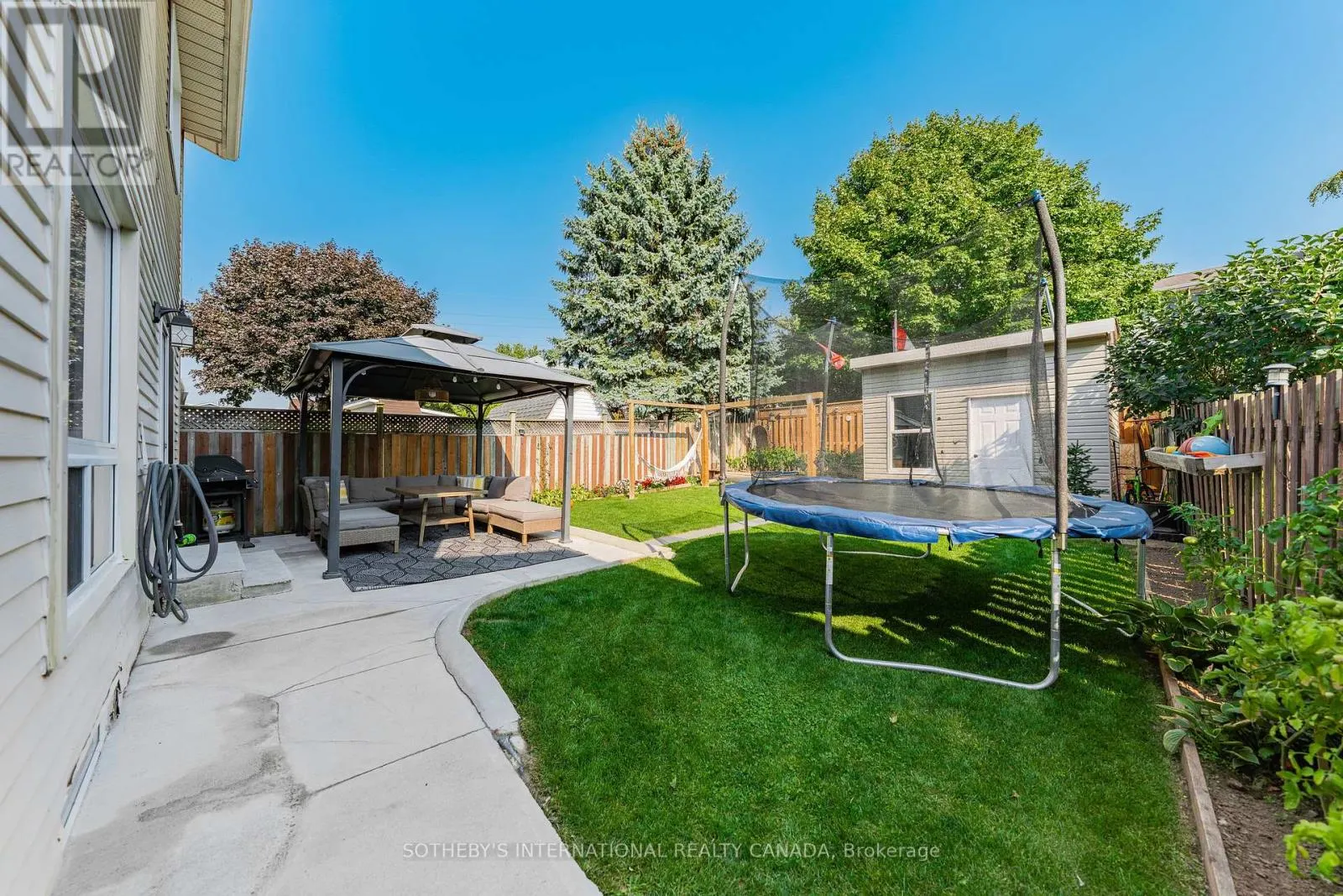 64 GLENBROOK CRESCENT