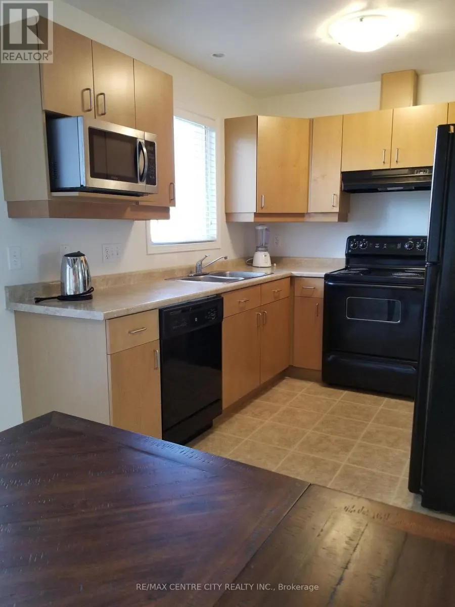 22 - 780 FANSHAWE PARK ROAD E, #22
