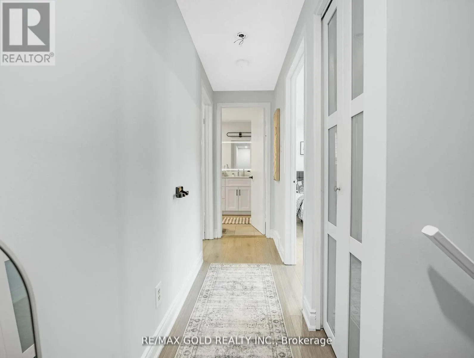 6 - 405 KINGSCOURT DRIVE