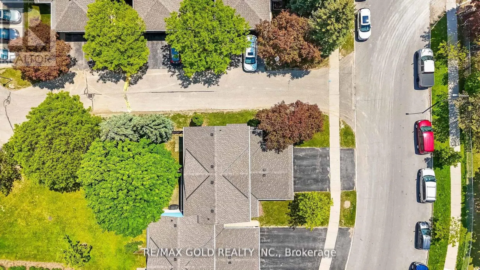 6 - 405 KINGSCOURT DRIVE
